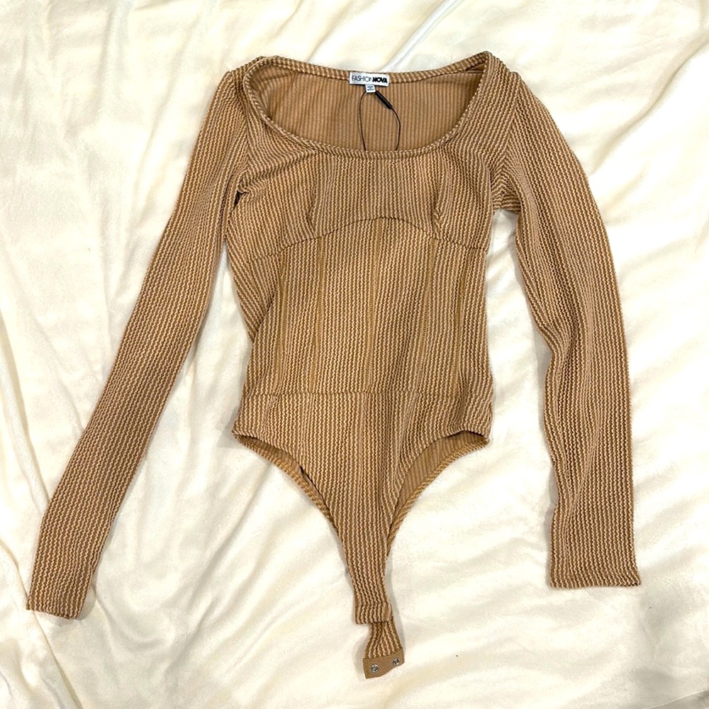 FASHION NOVA textured body suit. NEVER WORN. NWT.